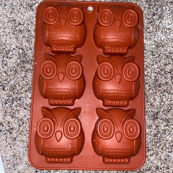 Lot of 9 Silicone Baking Molds Cake Cupcake EUC - Picture 5 of 6